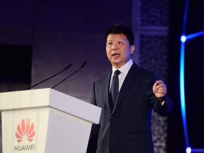 现场视频|华为轮值董事长:美国污蔑华为还攻击服务器