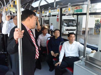 南阳市委书记调研时点赞氢能源汽车：very good