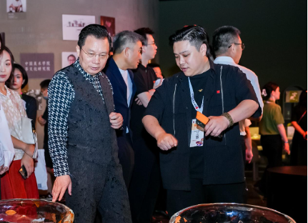 “5-6年可媲美米兰家具展”，车建新家博会首日“打卡”