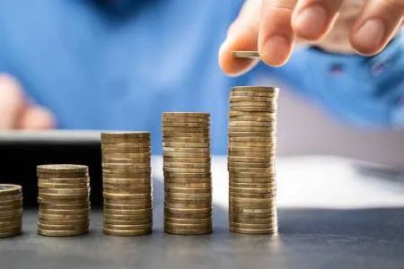 CFO、董秘、证代齐离职，*ST奇信虚增28亿利润谁担责？