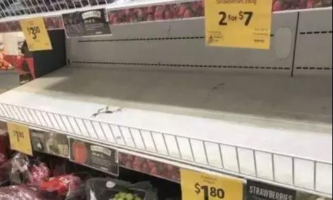 ▲超市的草莓均已下架。（图源：路透社）