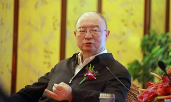 图为 十二届全国政协副主席、CF40常务理事会主席陈元