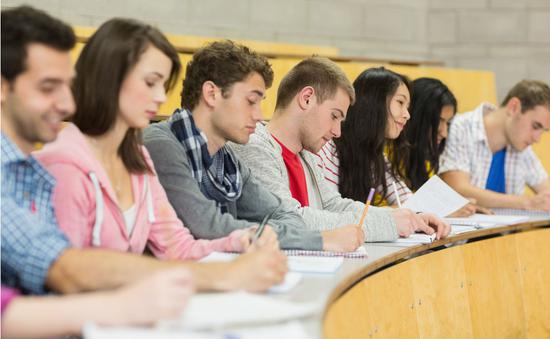 美国中学生如何备战高考？