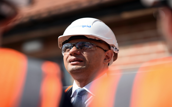 财政大臣英国gdp_英国财政大臣 英国今年GDP增长预计从1.4 升至2