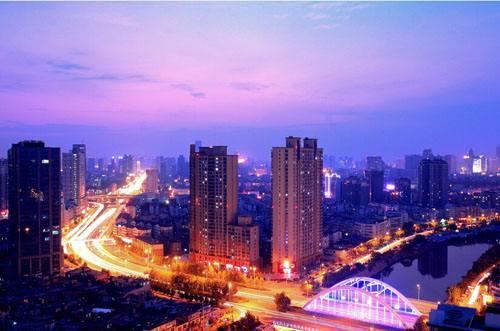 上海楼市：高价地王入市带来的“降价”趋势