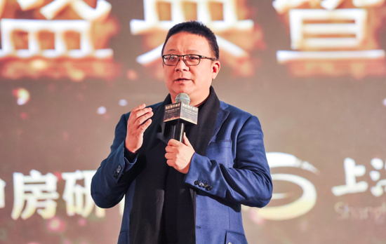 图为易居中国董事局主席兼CEO、乐居控股联席董事长周忻。