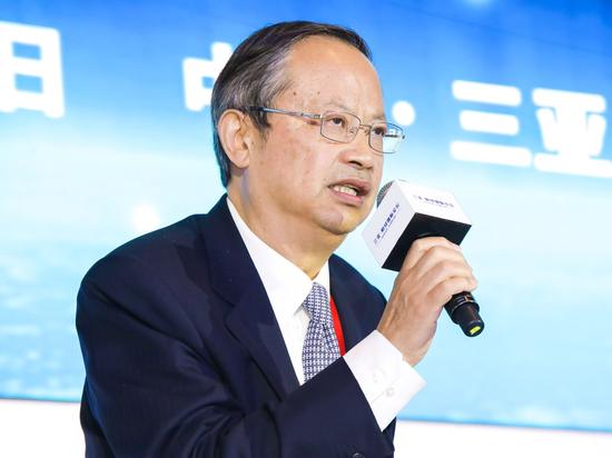 图为中国上市公司协会会长、中国移动通信集团公司前董事长王建宙。