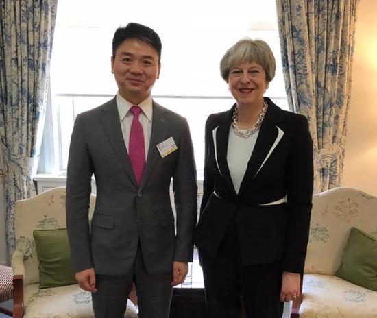 英国首相特雷莎·梅会见京东集团董事局主席兼首席执行官刘强东