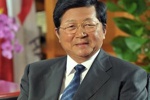 孟晓苏，1977年考入北京大学