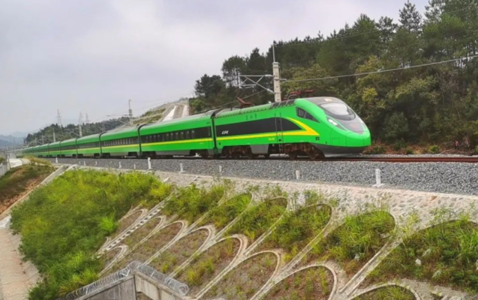 “绿巨人”来啦！浦梅铁路月底通车