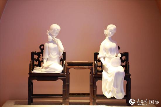 德化瓷烧制技艺(记者贾文婷 摄)