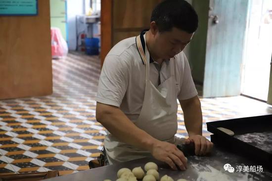 白香饼纯手工制作过程
