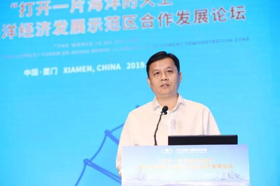 翔安区委副书记叶晓东在开幕上致辞