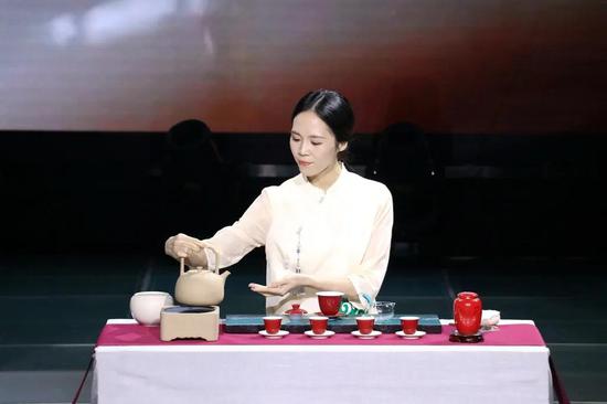 陈欢欢:《在茶一方》