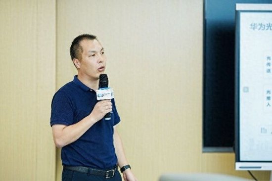 中国政企光与行业感知解决方案销售部总经理薛聚家