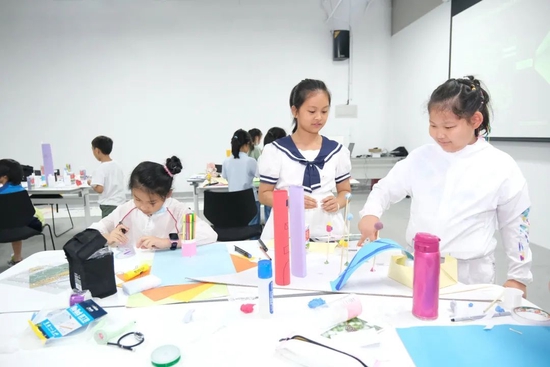 △ 动手协作,完成自己的城市设计