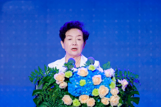中国奶业协会副会长兼秘书长刘亚清