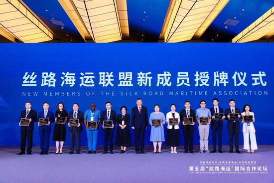 新航线命名,新成员加入,命名航线已达116条,通达全球131座港口。