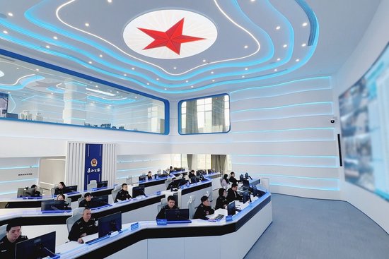 连江县公安局健全完善“情指行”一体化中心为“主体”、侦查中心和社会治安整体防控实战中心(基管中心)为“两翼”的警务运行机制