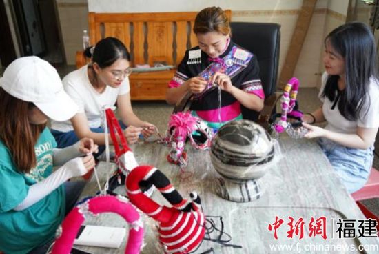 从看到做,是阳光学院大学生“三下乡”社会实践活动的一个鲜明特色