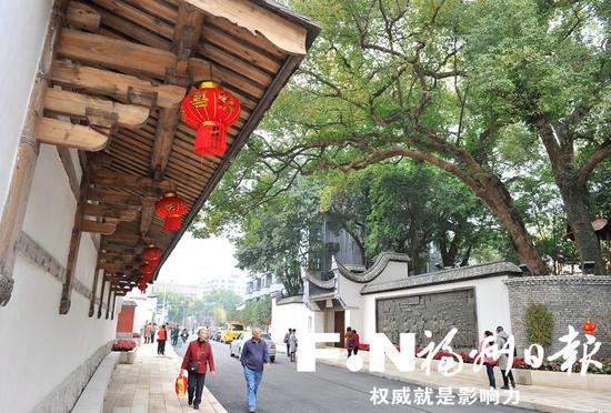 改造后的鳌峰坊古意盎然。记者郑帅 摄