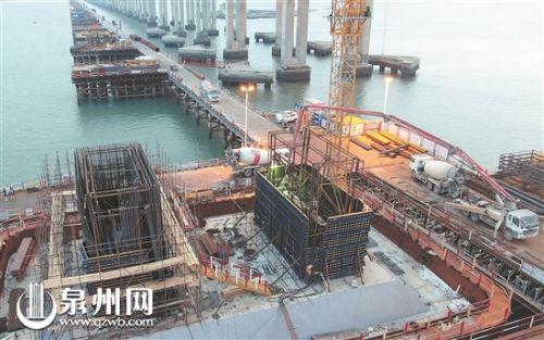 福厦客专泉州湾跨海大桥主墩进入塔柱施工阶段