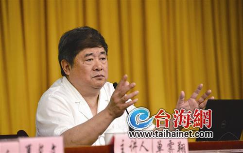 ▲单霁翔开讲导报记者 吴晓平 摄