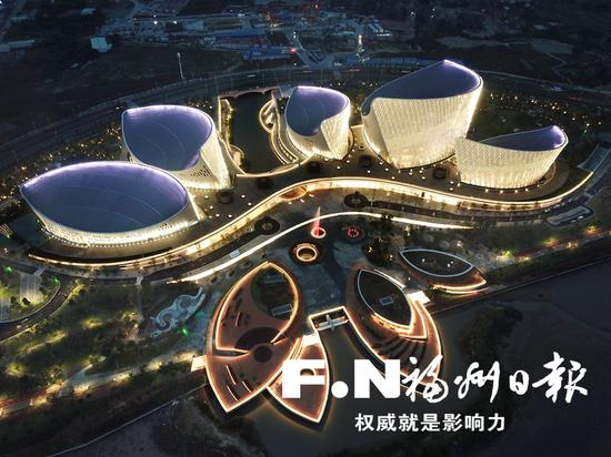海峡艺术文化中心。记者 叶义斌摄