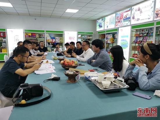 思明区新媒体临夏对口帮扶采访第一站——临夏优质特色产品展销中心(东南网记者 卢超颖 摄)
