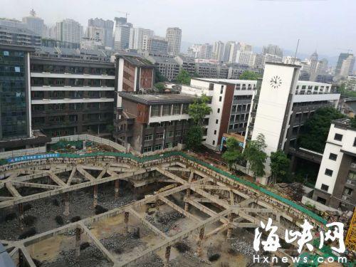 福州延安中学在建工地噪声扰人 临近中考不停工