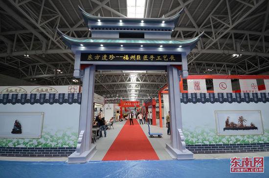 日本展馆以冲绳岛为主要元素，详细介绍了岛上的风土人情