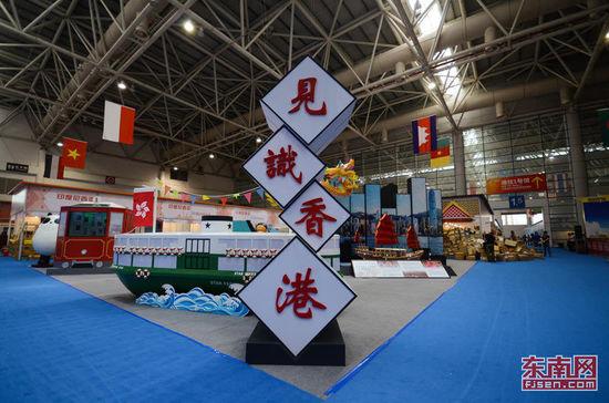 阿联酋展馆的特色动物摆件