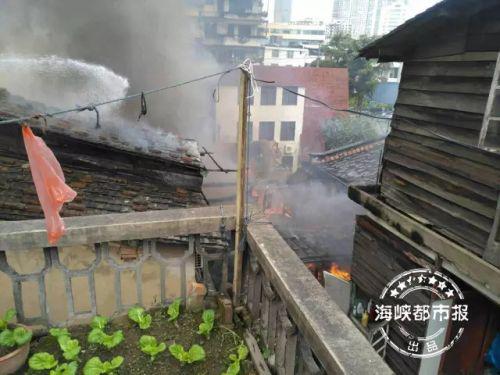 福州台江民房起火 过火面积约200平17辆消防