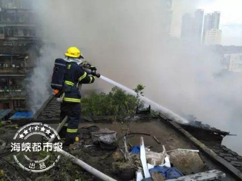 福州台江民房起火 过火面积约200平17辆消防