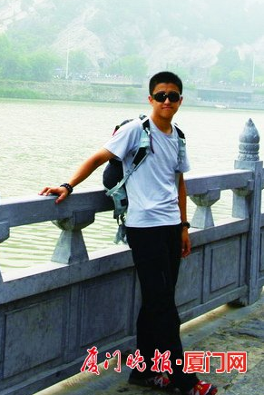 网络小说作者收入_用&ldquo;流水线&rdquo;写小说他带着1万多个网络作家登陆新三板