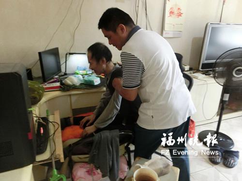 郑光明:从事社区工作15年 始终把群众放在第一位