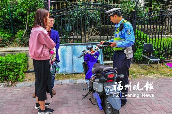 骑超标电动车C1驾照被扣12分 民警:属准驾不