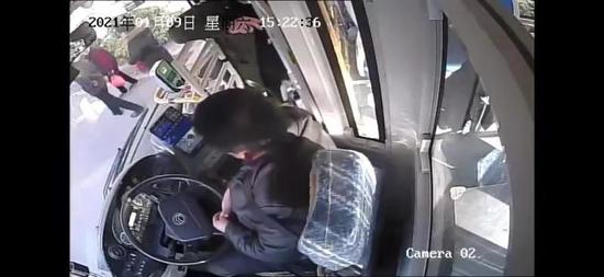 张师傅突发不适