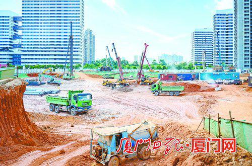 安置房工地建设现场。