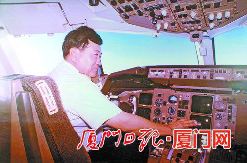 宋成仁飞行48年,是迄今为止中国民航飞行年数最长的机长。
