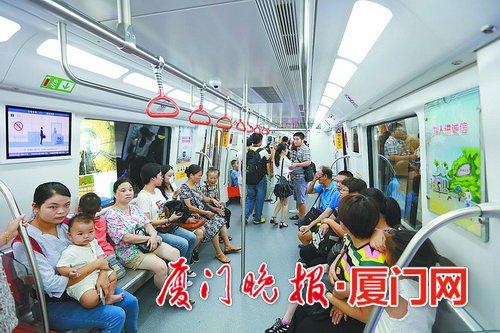 ■乘坐地铁不能携带宠物,导盲犬或扶助犬除外。 资料图/陈立新