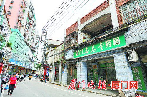 ■我市首次大规模对房屋进行“安全体检”。王协云 摄