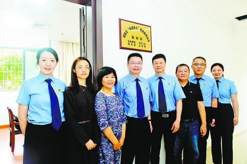 湖里区“凤湖未士”家庭教育指导联动站揭牌。