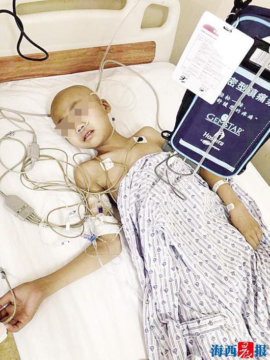 厦门13岁少女身患骨癌 爸爸我什么时候能回学