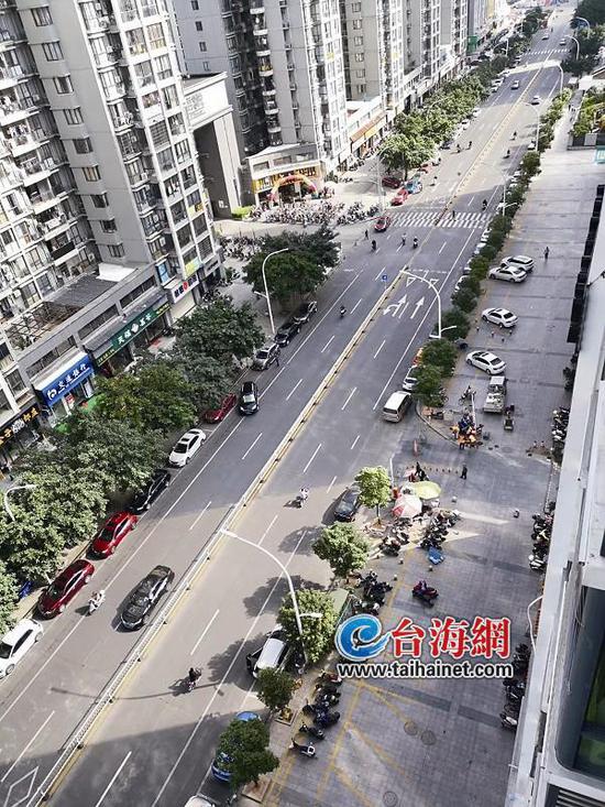 ▲南昌中路路沿上方路面很宽