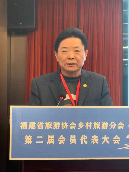 省旅游协会常务副会长苏永青宣读任职通知