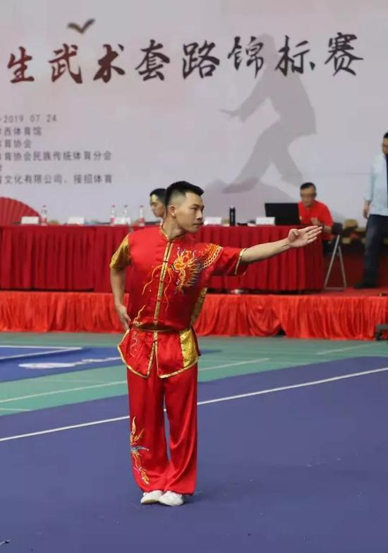 (李俊杰)