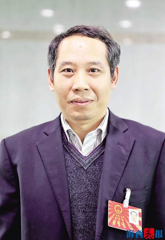 市人大代表、海沧区财政局局长杨文