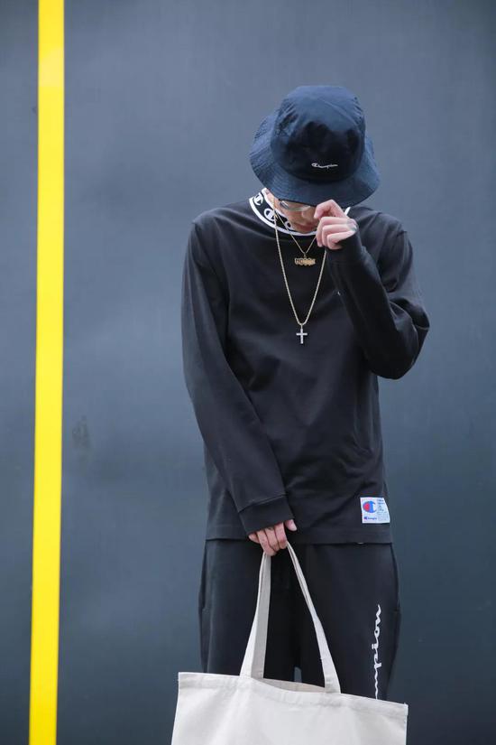 全新2018秋冬ACTION STYLE系列男士长袖T恤