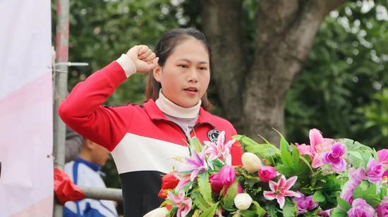 苏国珍老师宣誓